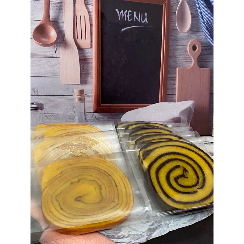 

lapis gulung roll per slice