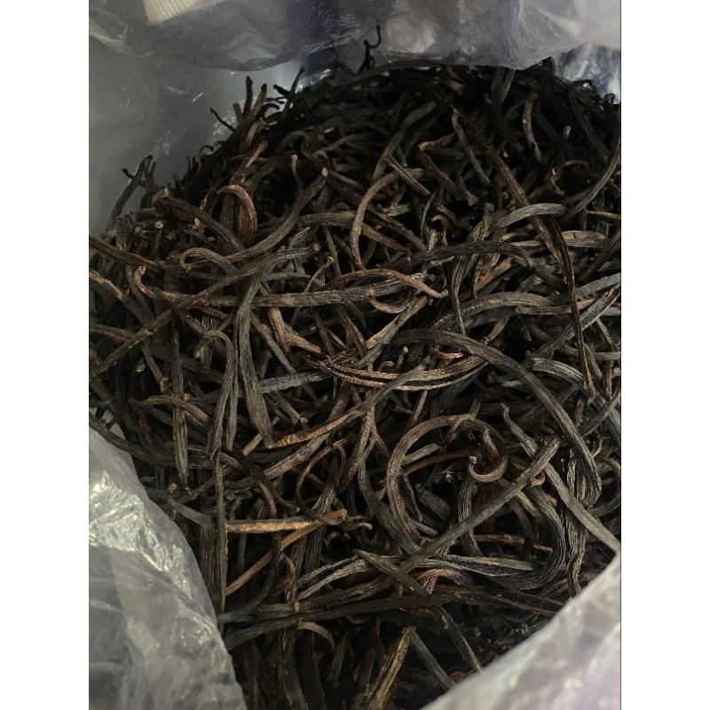 

Vanili Kering (Dry Vanilla Beans) – 1 Kg - Kadar Air 12% | Panjang 12–15 cm