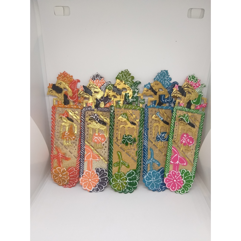 

Souvenir Pembatas buku wayang kulit Bookmark souvenir oleh oleh khas jogja indonesia
