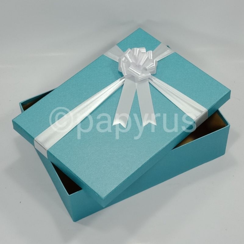 

PAPYRUS 25x35 Tinggi 10cm Kotak Kado Gift Box V3