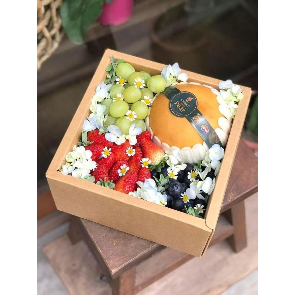 

hampers mixed fruits bouquets bucket buket bunga segera instan kekasih sahabat buah bunga segar