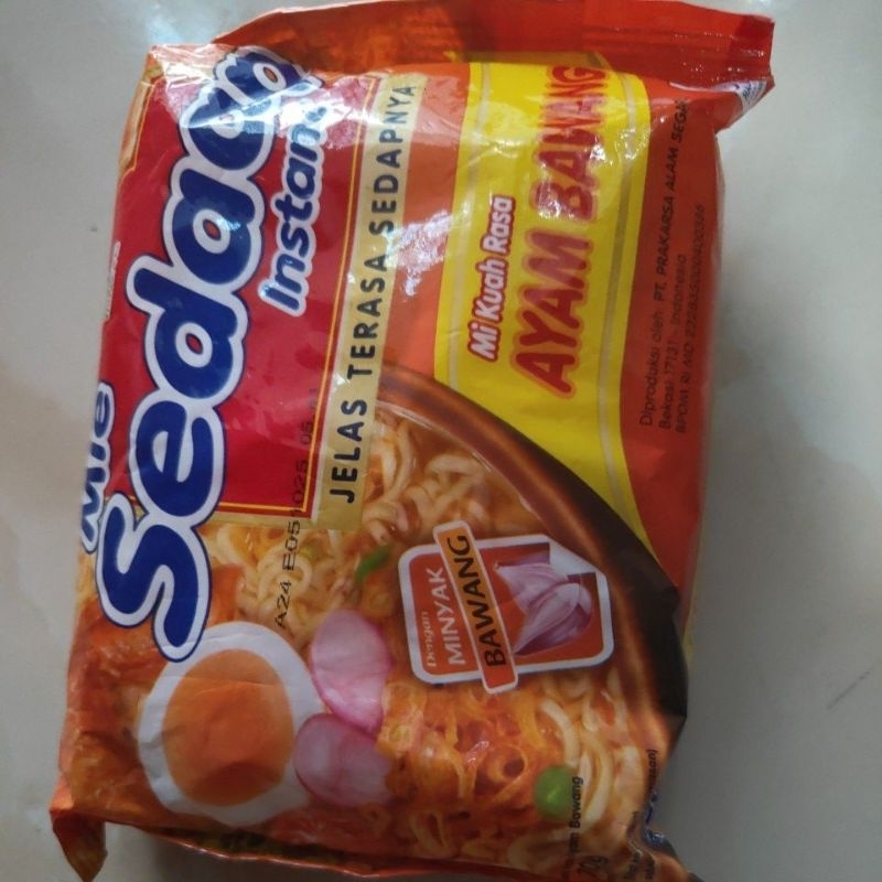 

Mie sedaap rasa ayam bawang mi kuah sedap