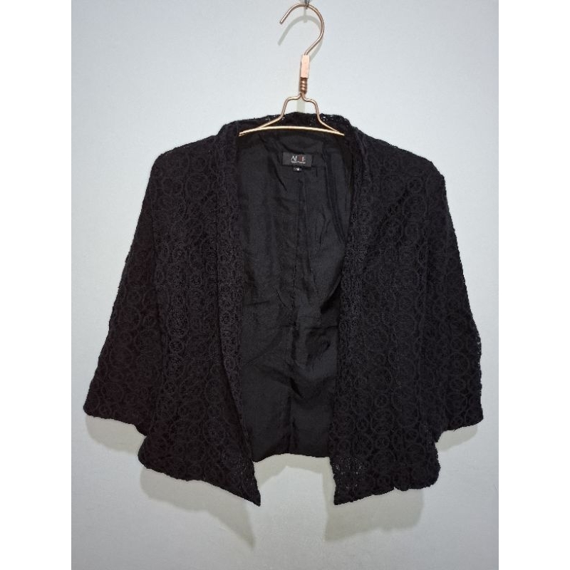 Blazer Brokat wanita model kutubaru warna hitam