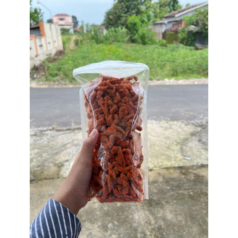 

Keripik usus rasa original & balado daun jeruk kemasan 500 gram