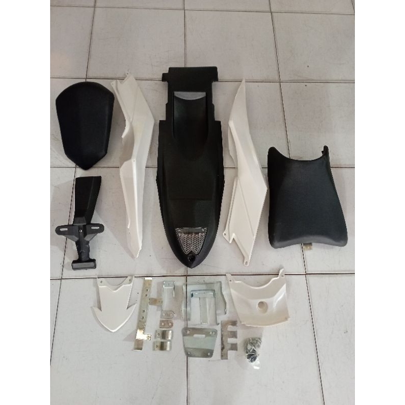Bodi Belakang Pnp Vixion old Vixion new White Model R25 Putih