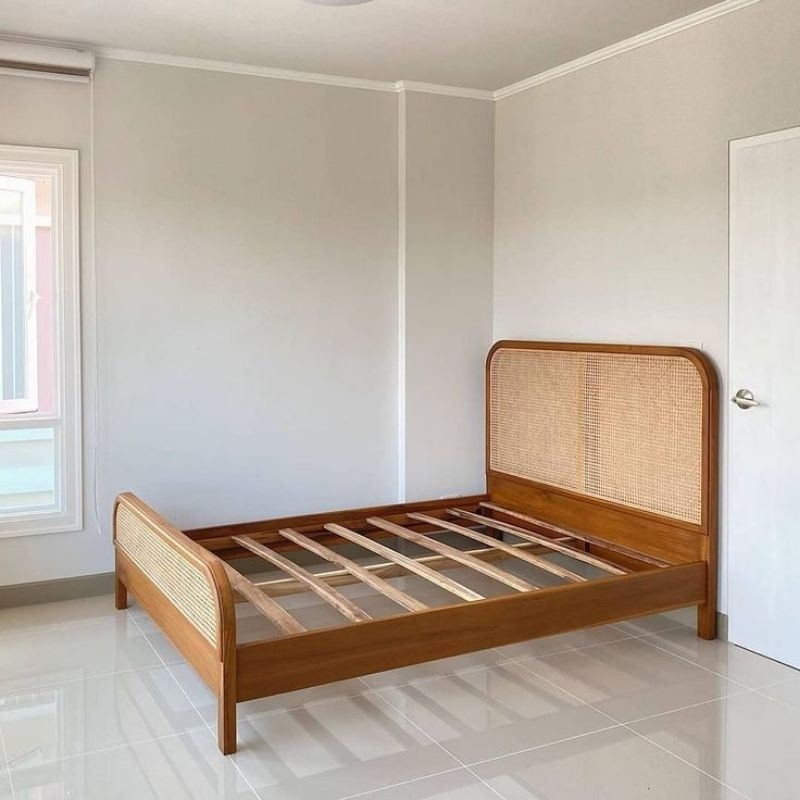 dipan tempat tidur minimalis kombinasi sandaran rotan jati