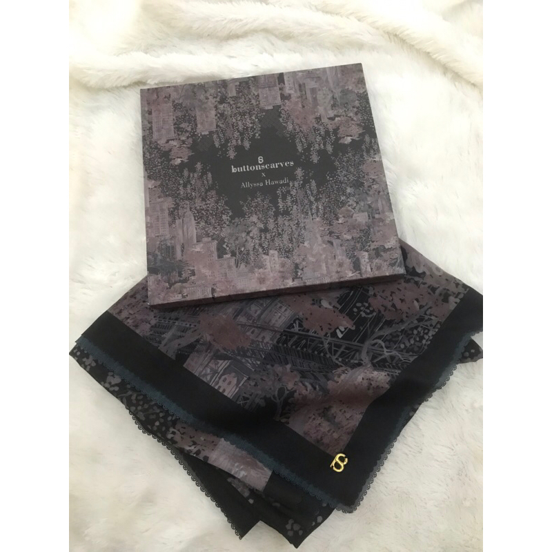PRELOVED BUTTONSCARVES SCARF NEWYORK 3 hitam