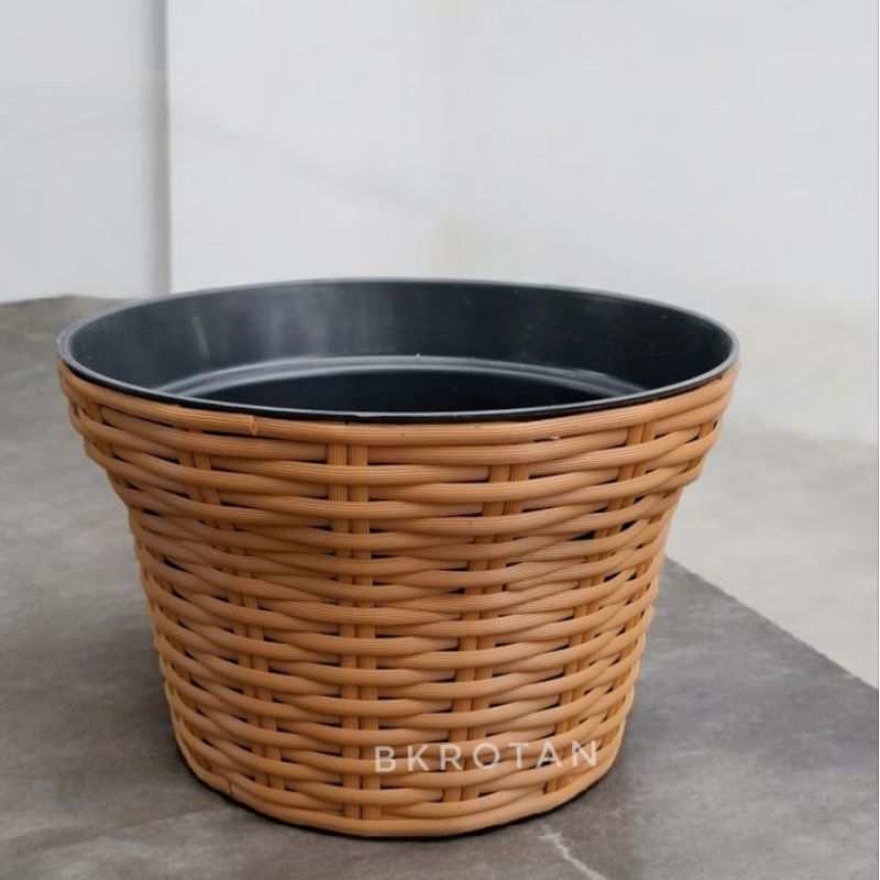 Pot anti air anyaman rotan sintetis D25