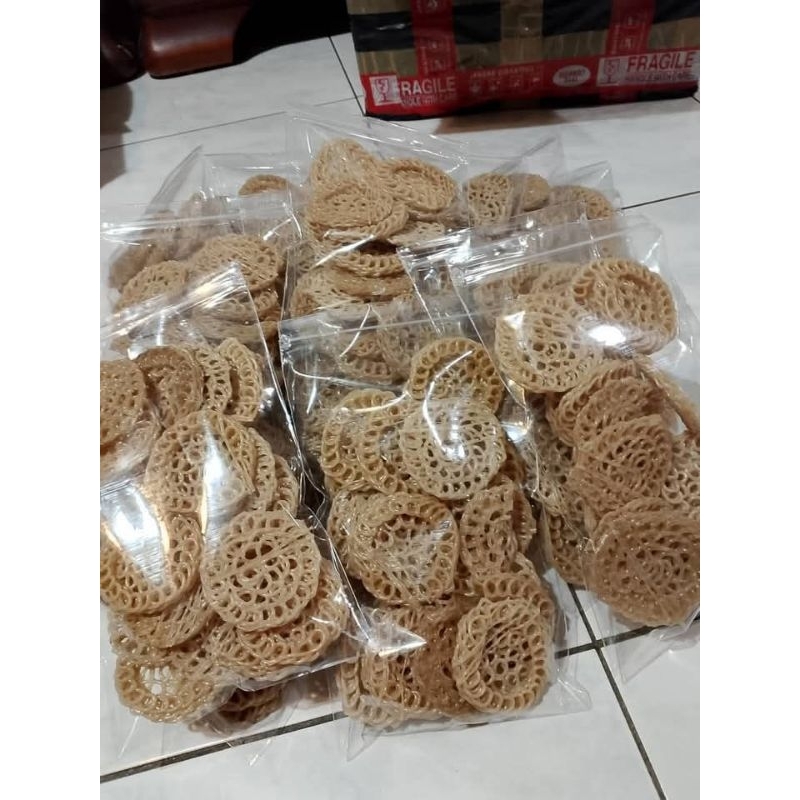 

Krupuk ikan Oleh oleh khas Tuban
