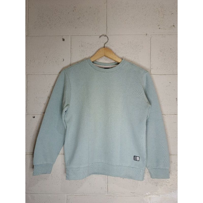 PRELOVED SWEATER BIRU MUDA WANITA