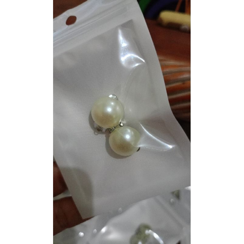 anting hijab mutiara