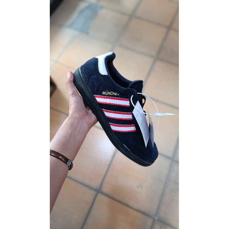 ADIDAS MUNCHEN NAVY LIST PUTIH MERAH