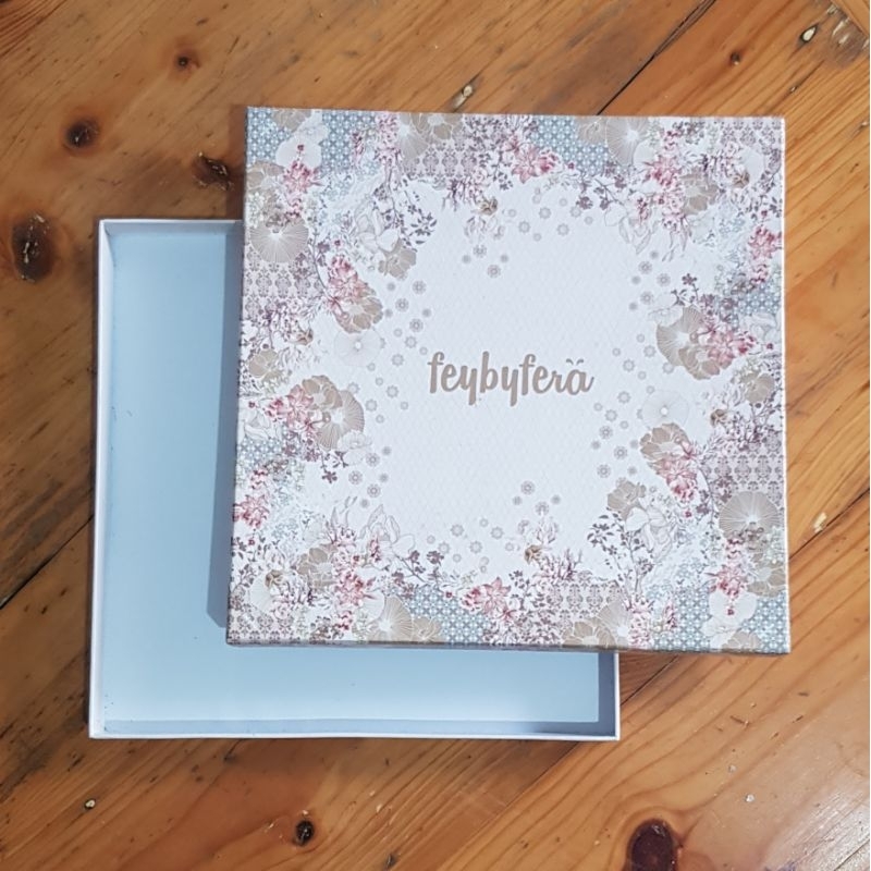 

Box Hijab Custom – Kotak Kemasan Kerudung / Packaging Eksklusif [PROMO]