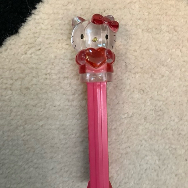 

Pez candy dispenser Hellokitty bening