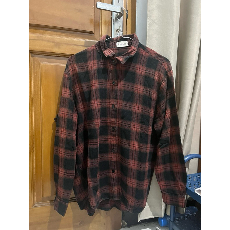 Preloved Kemeja Kotak Kotak Tartan Hitam Merah