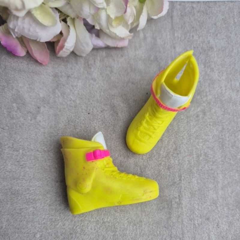 Sepatu Barbie Ken Mattel yellow