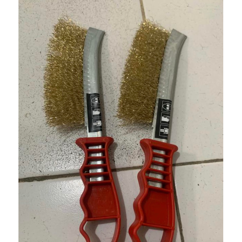 SIKAT KAWAT BESI KUNINGAN