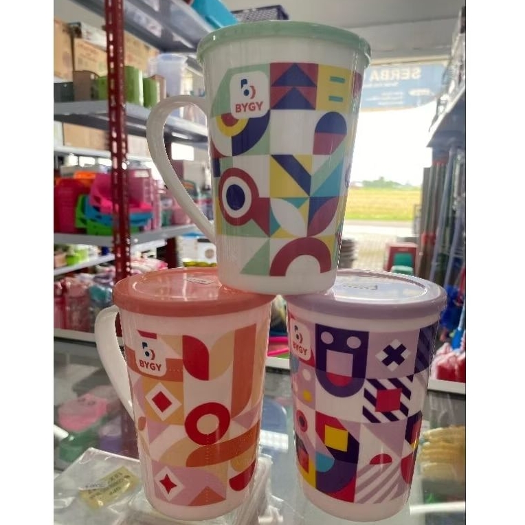 BIGY – Mug Gelas Plastik dengan Tutup Pescara | 500 ml