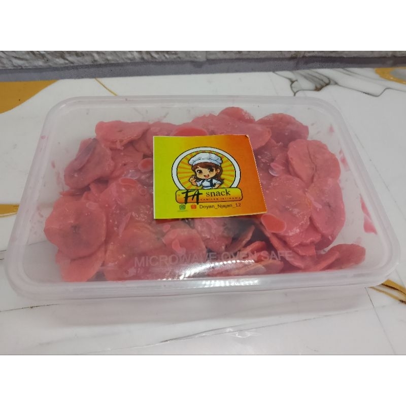 

Kripik Pisang Strawberry Lumer Box 500ml 150g. | camilan istimewa | camilan Kekinian | Snack viral | Snack kiloan | Snack kekinian.