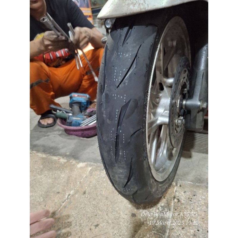 BAN SWALLOW SLASH 90/80-14 TUBLES/BAN DEPAN SOFT COMPOND NEW VARIO125/BAN SWALLOW DEPAN BEAT/BAN SWA