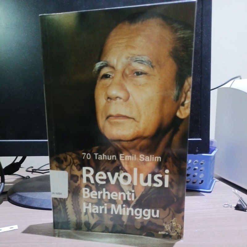 Buku 70 Tahun Emil Salim Revolusi Berhenti Hari Minggu