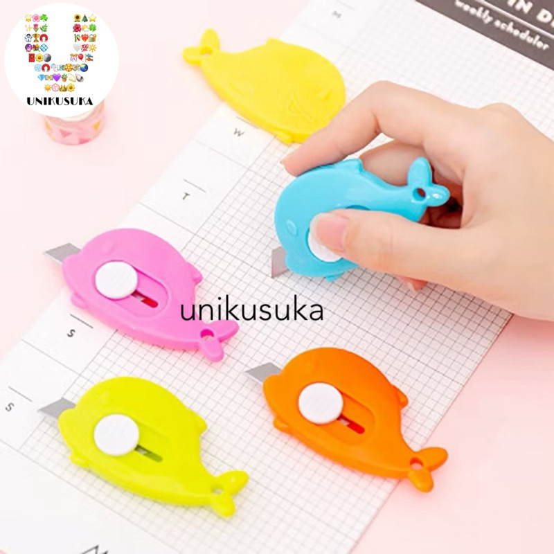 

[UNIKUSUKA] Pisau cutter mini travel size / Cutter kecil dolphin / Pisau pemotong kertas portabel