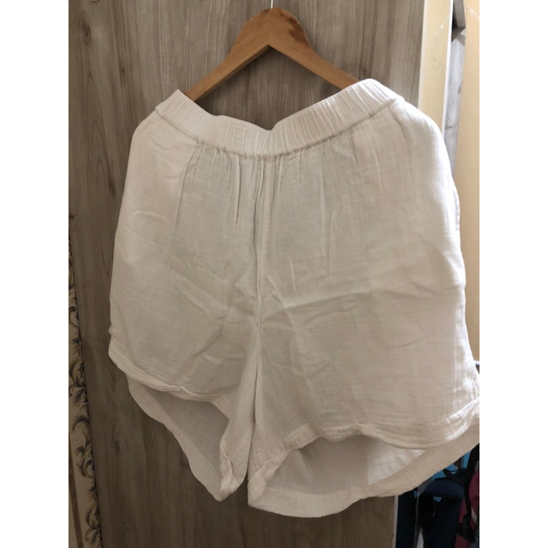 Anko Celana Pendek / Short Pants Putih