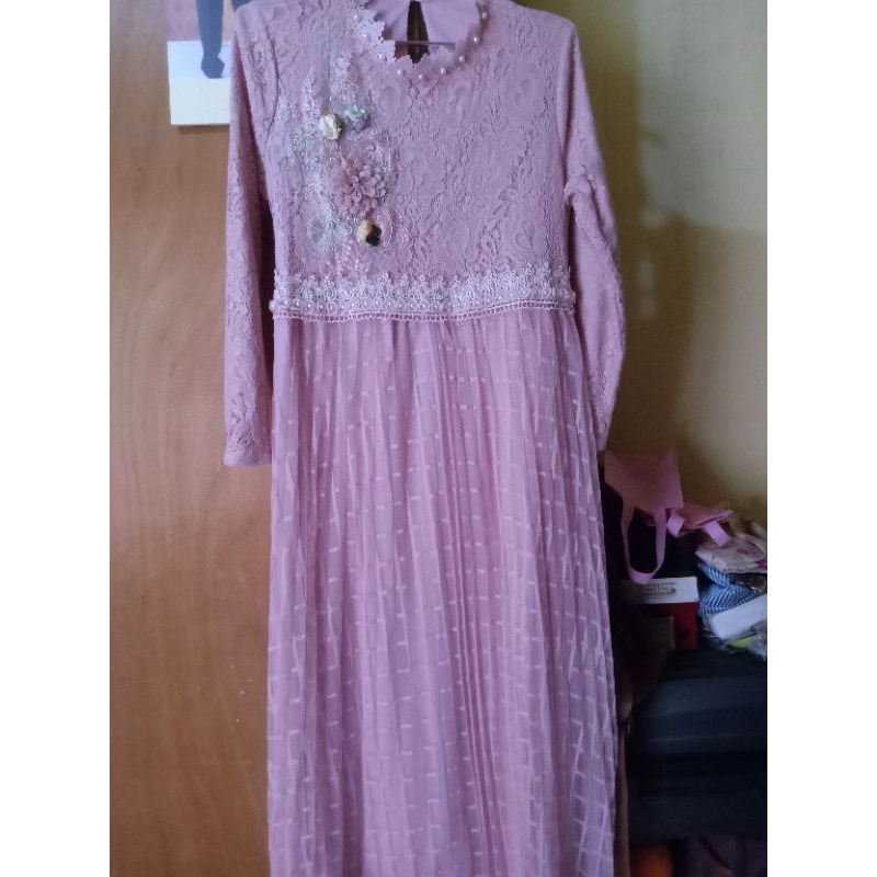 Dress Brukat Warna Salem (Preloved)