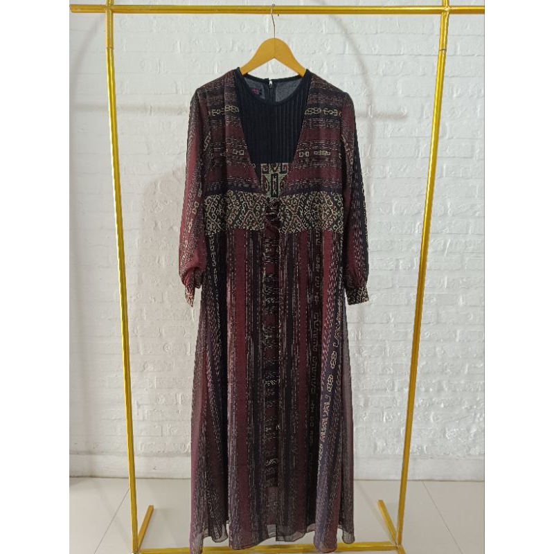 Preloved Kamilaa by Itang Yunasz