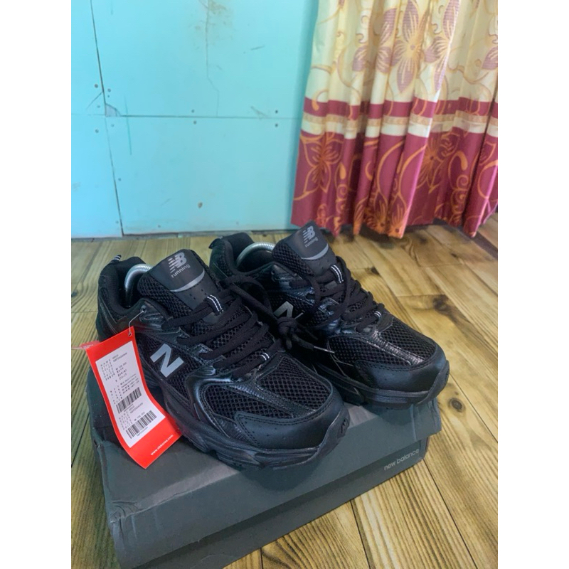 SEPATU NB 530