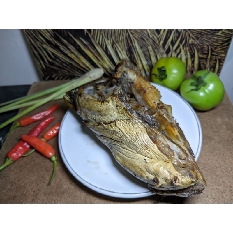 

Ndas manyung /kepala ikan manyung / ikan panggang /fresh asap segar /