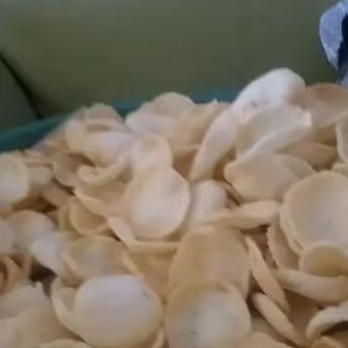 

Kerupuk Unyil pedas 250 gr