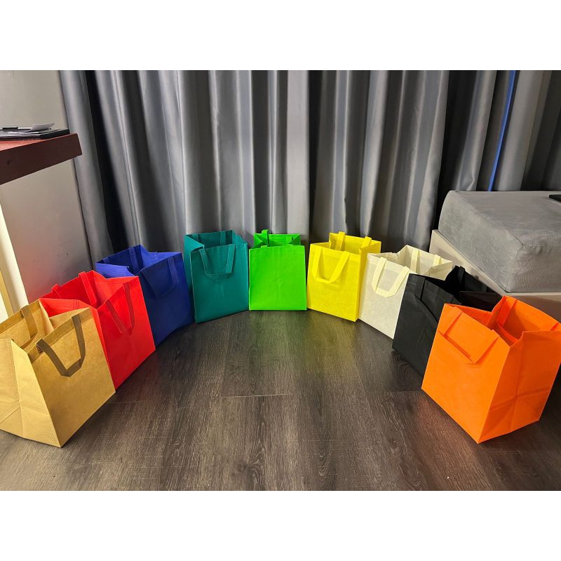 

( 1 LUSIN ISI 12 PCS ) GOODIEBAG TAS HAJATAN 22X22CM TINGGI 28 CM / TAS BOX NASI / TAS WALIMATUL / TAS SPUNBOND / TAS SPUNBOND SOUVENIR / TAS SEMINAR / TAS RAMAH LINGKUNGAN / TAS BLANJA