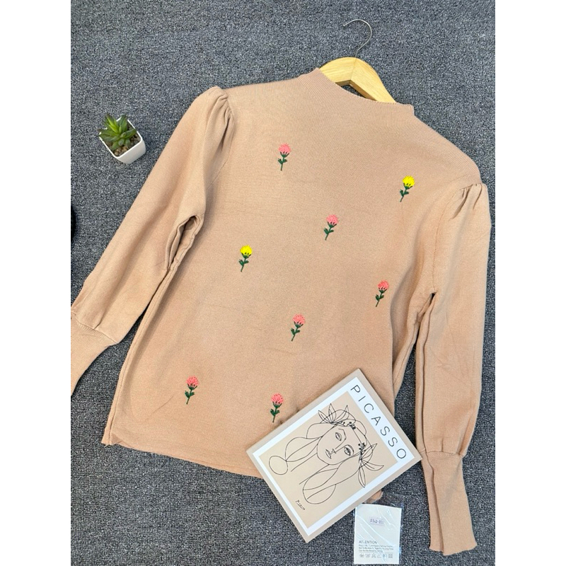 VINTAGE FLOWER KNIT SWEATER