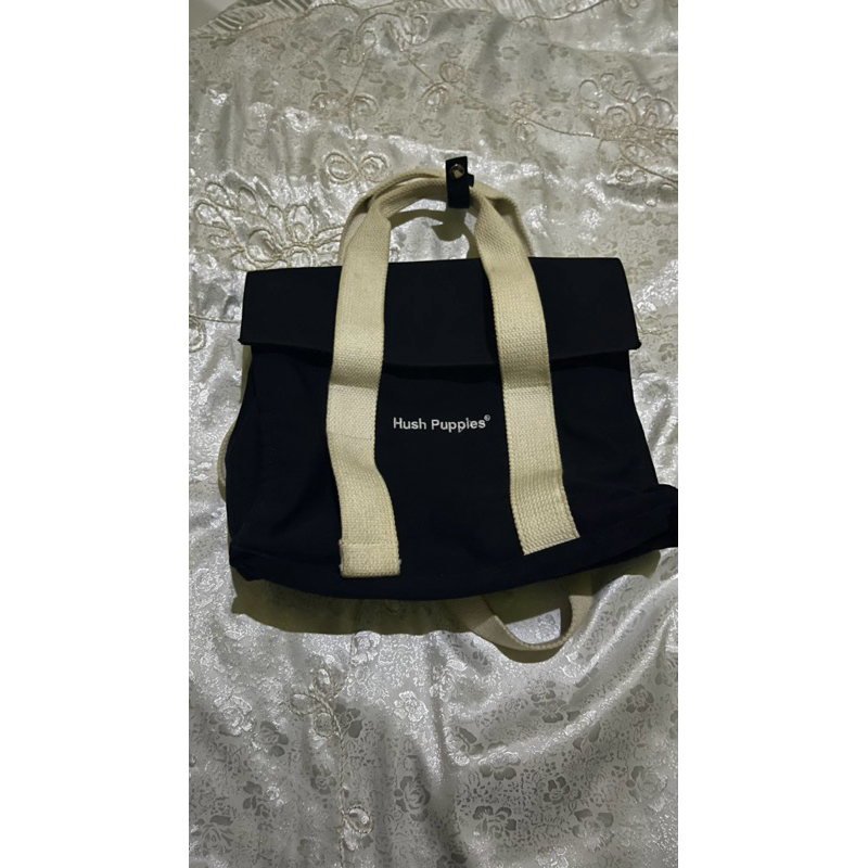 Tas Hush Puppies Canvas Flap Bag Black Preloved