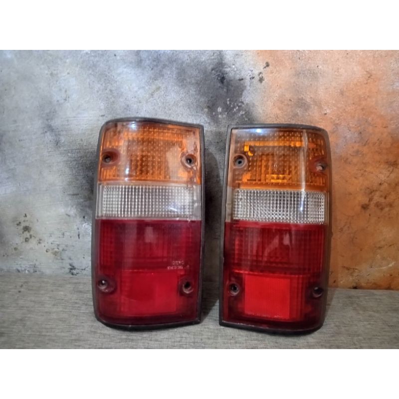 lampu belakang Toyota kijang grand extra th 94_95-96 original