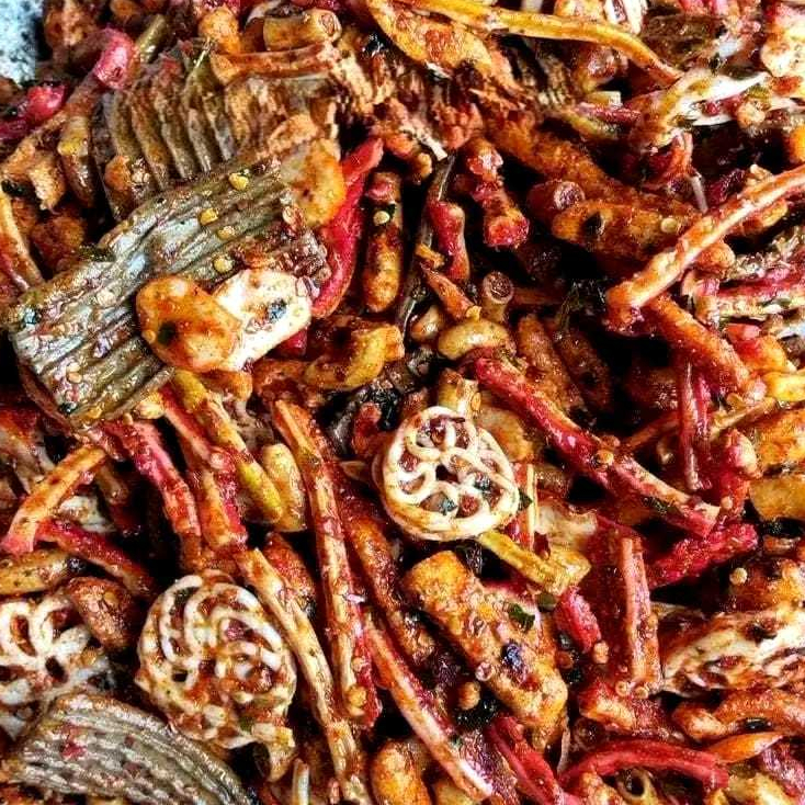 

Krupuk Seblak Kering,Mix\Campur Pedas Daun Jeruk 500grm