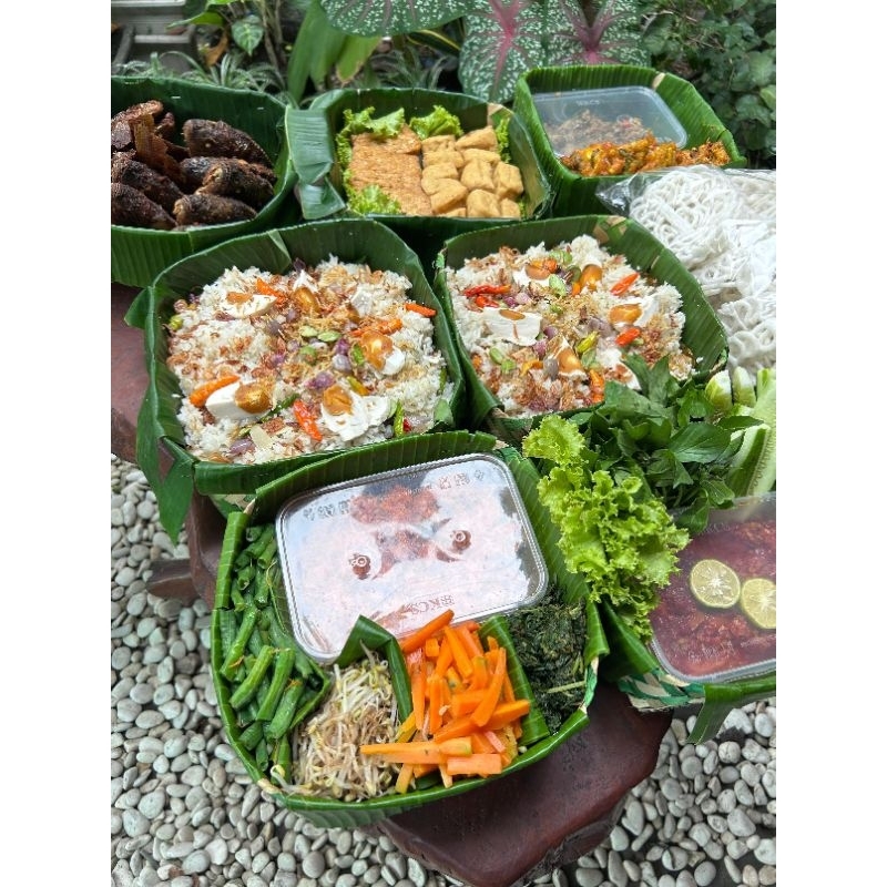 

Paket Nasi Besek 15 - 20 Orang