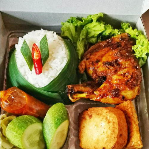 Paket Nasi Kuning Nasi Kotak Nasi Box Paket Murah Menu Ayam Bakar Kremes Geprek Cabe Ijo Lada Hitam