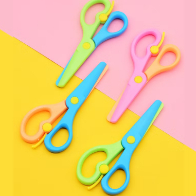 

GUNTING KERTAS ANAK WARNA RANDOM (TIDAK BISA PILIH WARNA) / GUNTING SAFETY / GUNTING KERTAS MINI /GUNTING ANAK AMAN UJUNG TUMPUL / PAPER SCISSOR / GUNTING PENGAMAN ANAK