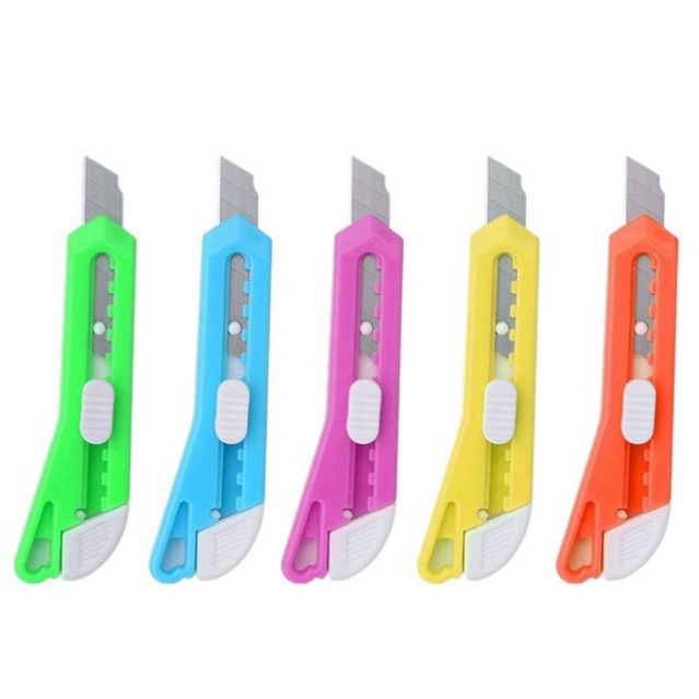 

(Cutter) Alat Tulis Kantor Cutter Pemotong Serbaguna