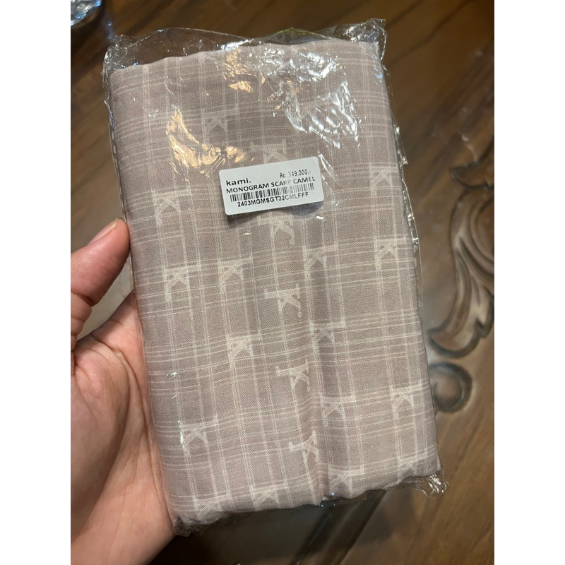 Scarf Kamiidea Kami London scarf