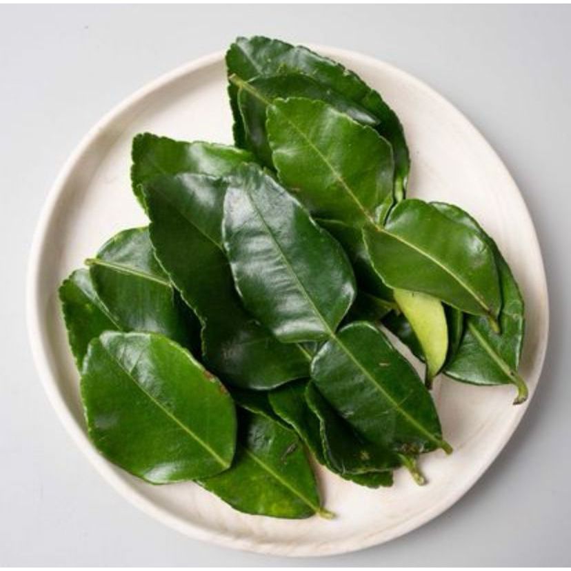 

Daun Jeruk (per pack) Bumbu Segar untuk Hidangan Ibu Rumah Tangga!