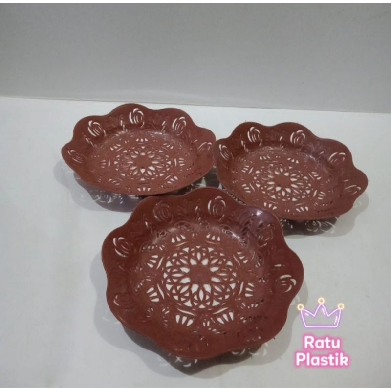 PIRING ROTAN PLASTIK COKLAT MOTIF KUPU KUPU PIRING PLASTIK ANYAM PIRING CICIPI PLASTIK NAMPAN MAKANA