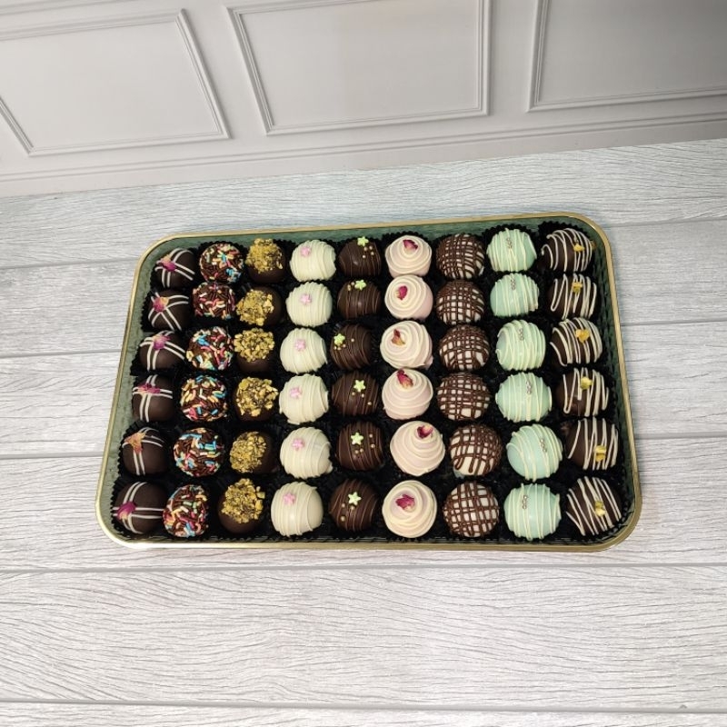 

Hamper Kue Rhumball atau Choco ball size mini 54 pcs packing nampan cantik untuk pesta arisan acara kantoran kado ultah wajib instant kurir