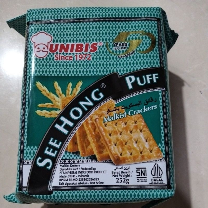 

Biskuit Unibis see hong puff dan Cream Crackers