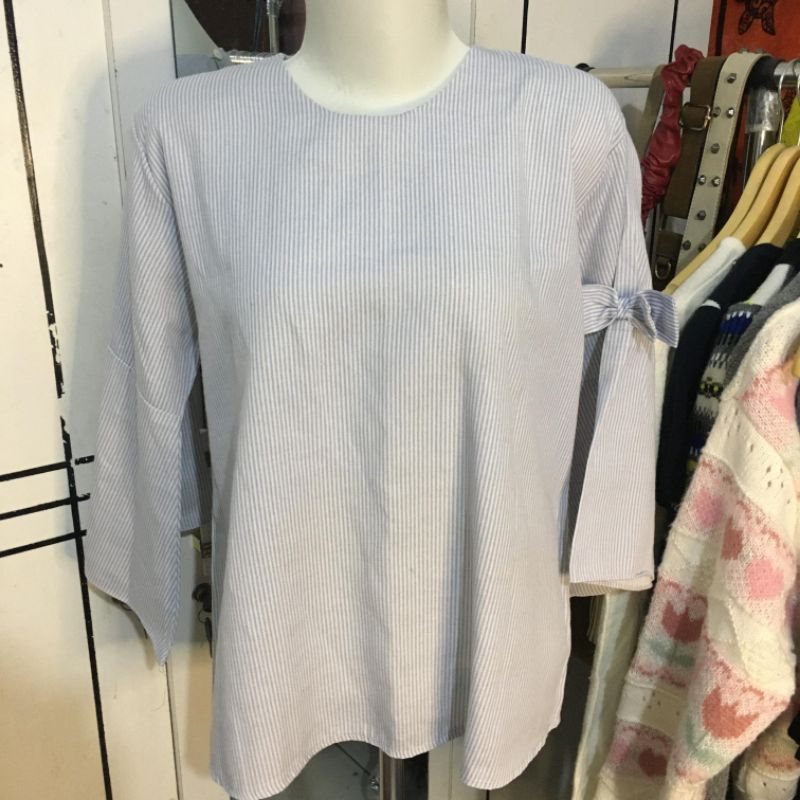 PRELOVED BLOUSE SALUR PITA BIRU PUTIH