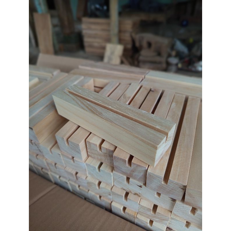 Tatakan akrilik kayu pinus