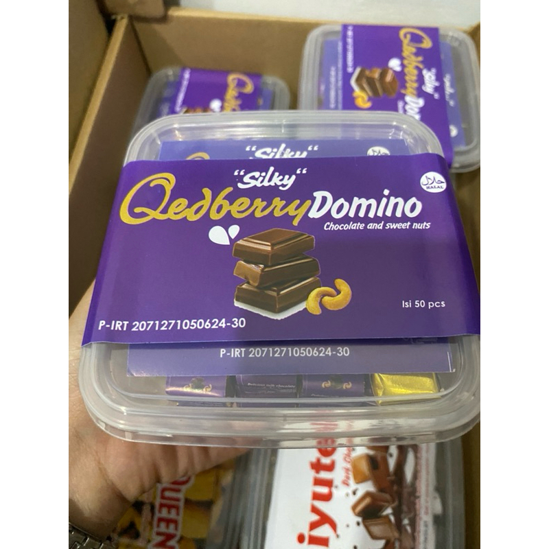 

PERMEN COKLAT QADBURRY(Cadburry domino)ISI 50/cup