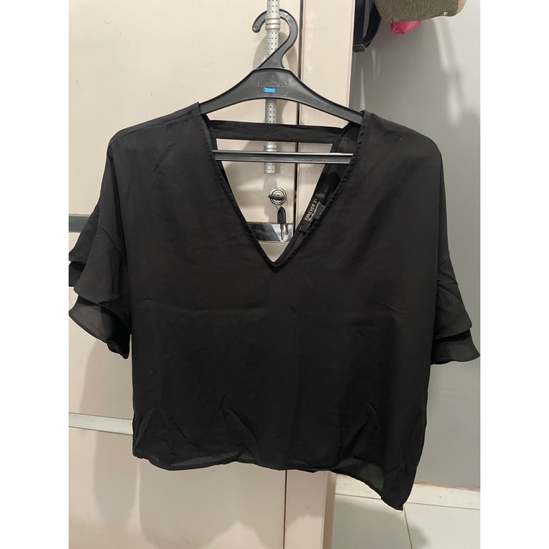 Forever21 - atasan branded forever21 vneck